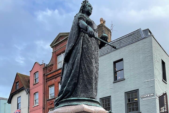 1,000 Years of Royal History from Windsor to Eton: A Self-Guided Audio Tour