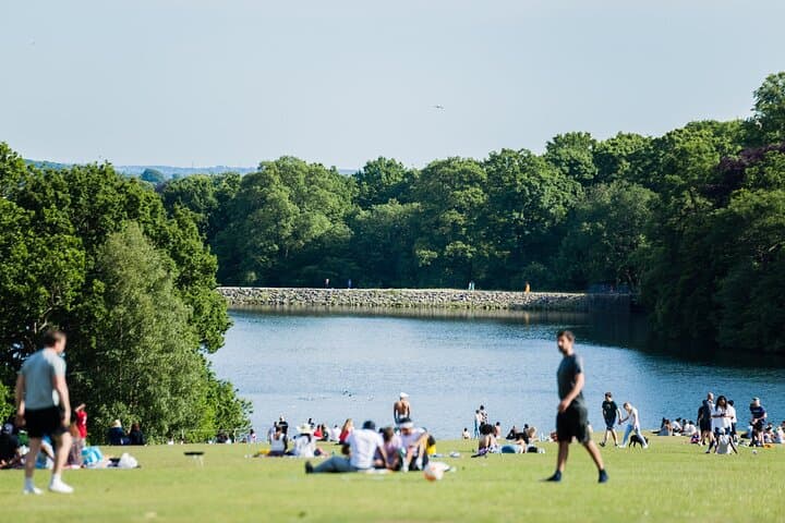 Leeds Tour App, Hidden Gems Game and Big Britain Quiz (1 Day Pass) UK