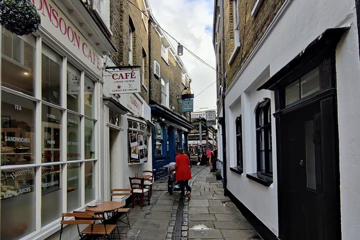 Interactive Treasure Hunt Experience of Greenwich's Secrets