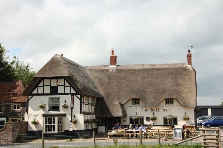 Avebury Red Lion 'haunted' pub
