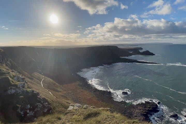 Private Belfast Mural & Giant's Causeway Tour from Belfast (2 in 1)