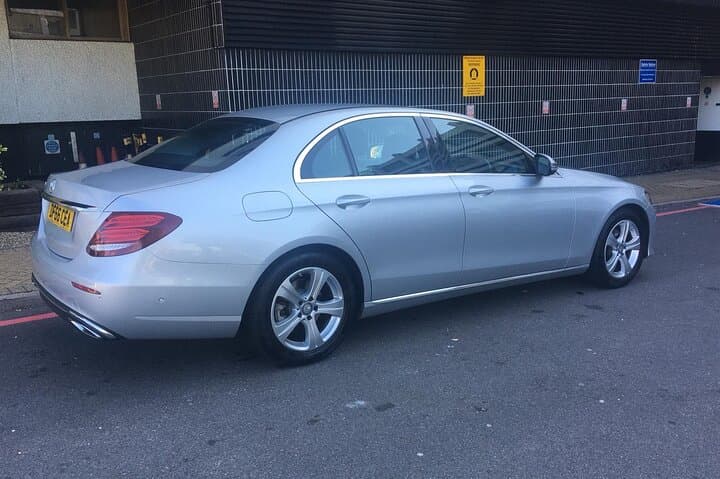 Private Transfer to Windsor Castle (Including Tickets) 3 passengers