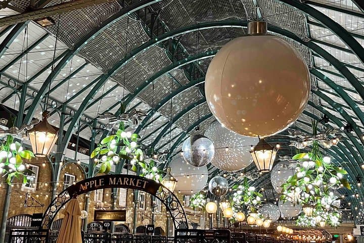London: Christmas Lights Guided Walk Tour