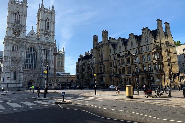 Full Day Private Historical Tour in London