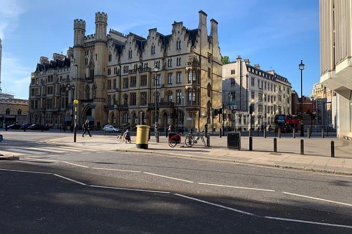 Full Day Private Historical Tour in London