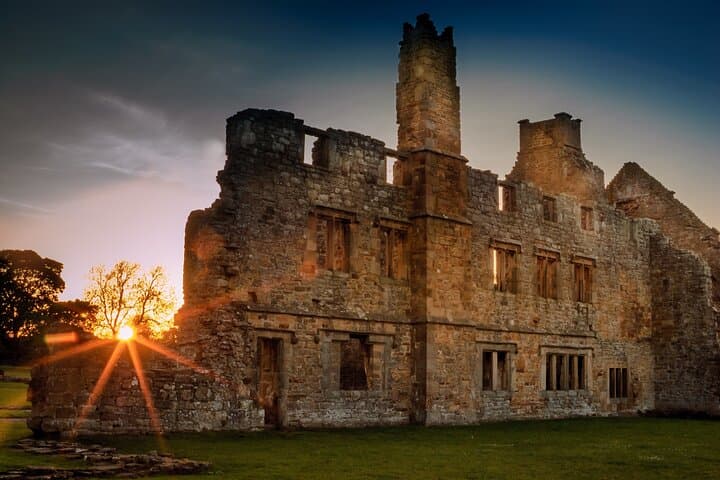Diverse Heritage – Durham Private Walking Tour for Couples
