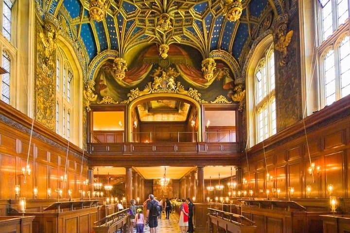 Hampton Court Palace Guided Tour. Full day Entry & Afternoon Tea