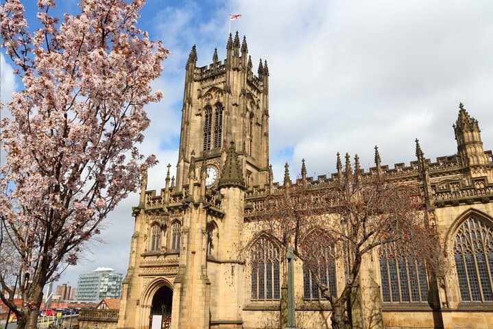 Manchester Self-Guided City Walking Tour & Scavenger Hunt