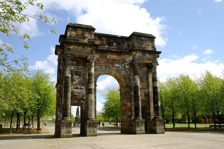 Glasgow Self-Guided City Walking Tour & Scavenger Hunt