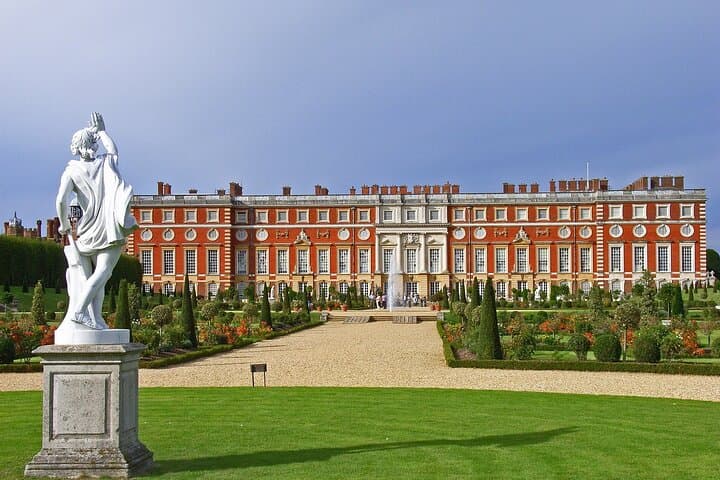 Windsor Castle Hampton Court Palace Private Tour with Admission