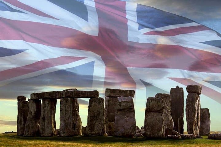 Stonehenge Half-Day Tour from London with Admission
