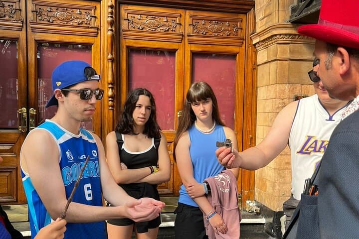 Private Live Magic Harry Potter Tour with a Top Magician