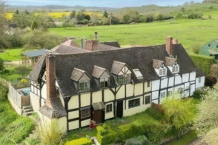 The Alternative Shakespeare Tour + 3 Course Carvery Meal