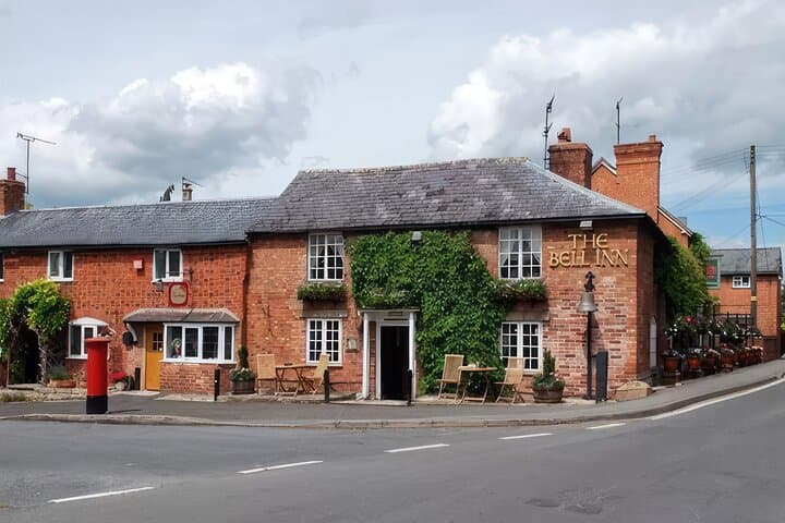 The Alternative Shakespeare Tour + 3 Course Carvery Meal