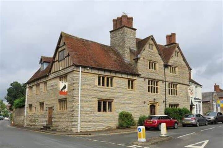The Alternative Shakespeare Tour + 3 Course Carvery Meal