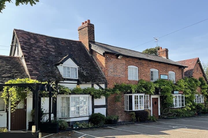 The Alternative Shakespeare Tour + 3 Course Carvery Meal
