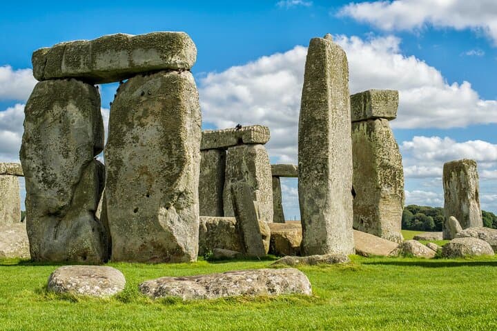 Visit Bath And Stonehenge: Private Black Cab Day Trip from London
