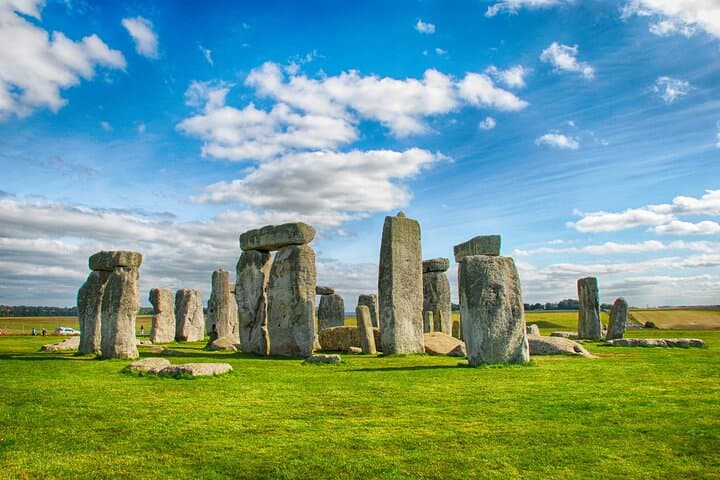 Visit Bath And Stonehenge: Private Black Cab Day Trip from London