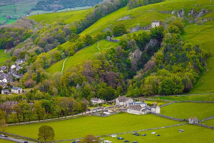 Full-Day Tour: Hardwick Hall & The Beauty of The Peak District