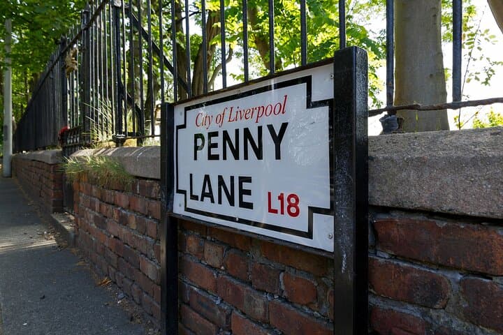 Private Liverpool Day Tour: Beatles Highlights & City Sights