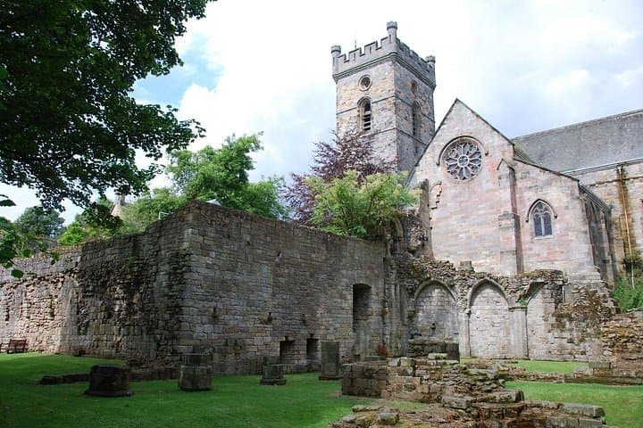 Outlander and Castles Film Locations Day Tour from Edinburgh