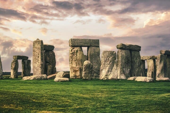 Luxury tour of Stonehenge and Salisbury Cathedral