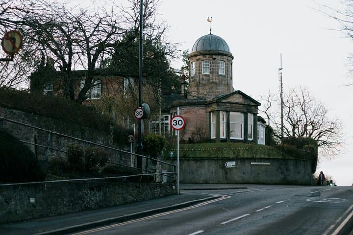 Discover Inverness Highlights 5H Private City Tour