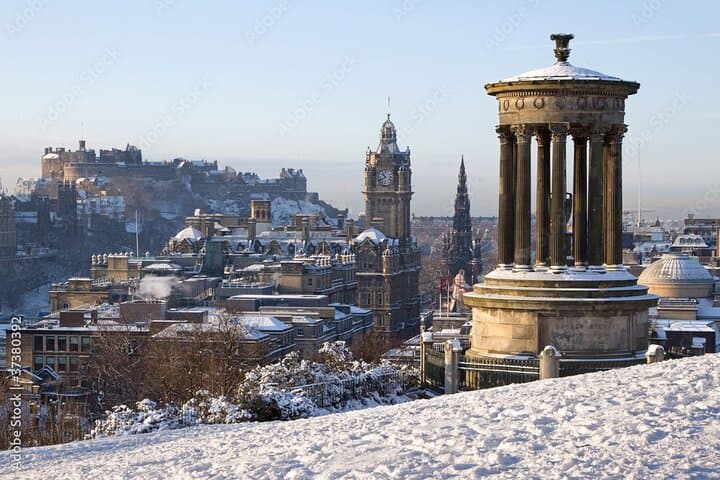 Edinburgh: Festive Christmas Market & Botanic Gardens Day Tour