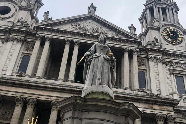 London Blitz Walking Tour: Explore City of London Wartime History