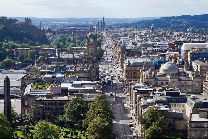 Guided Walking Tour in Edinburgh