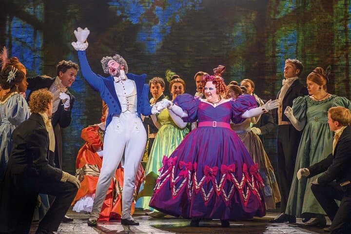 Experience Les Misérables with Two Course Pre Show Meal