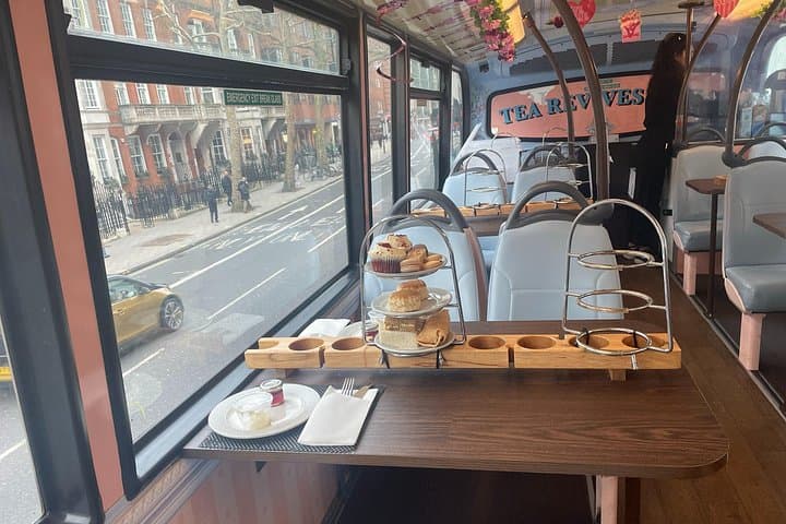 London Afternoon Tea Bus and Panoramic Tour on Lower Deck