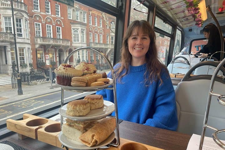London Afternoon Tea Bus and Panoramic Tour on Lower Deck