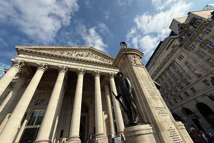 London Blitz Walking Tour: Explore City of London Wartime History