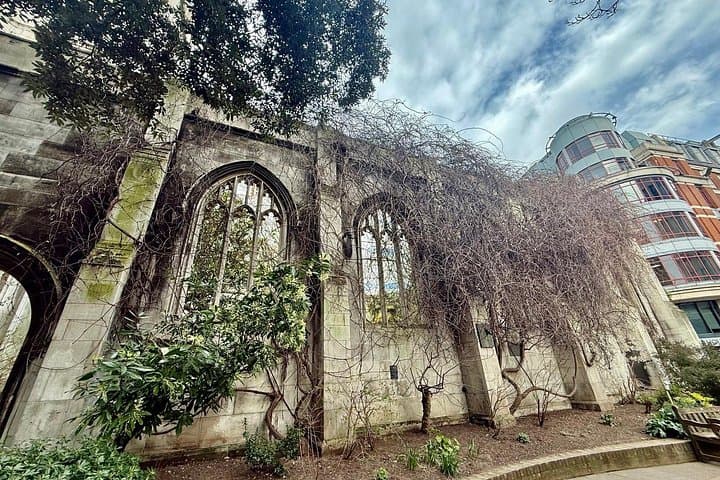 London Blitz Walking Tour: Explore City of London Wartime History
