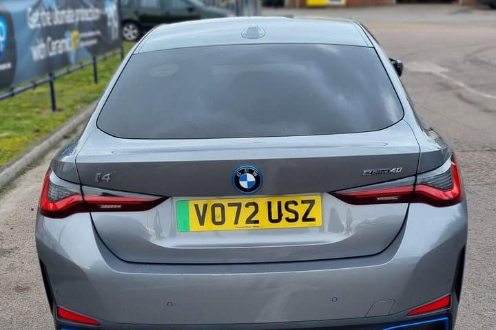 Private London Transfer: Heathrow, Gatwick or Stansted to Hotel