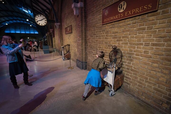 London Harry Potter Original Movie Scenes Walking Tour