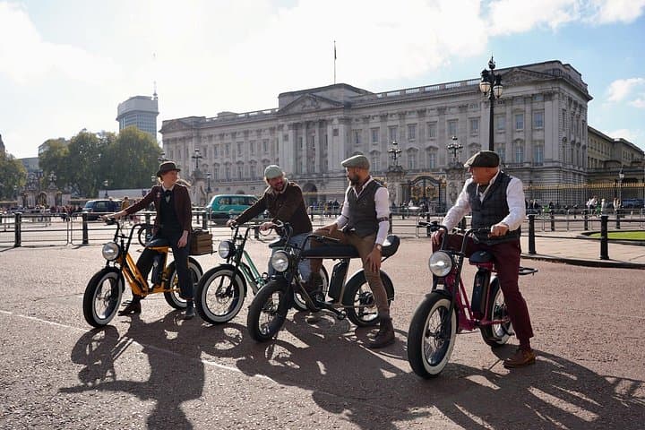 Private London E-Bike Tour on Fun Retro Bikes