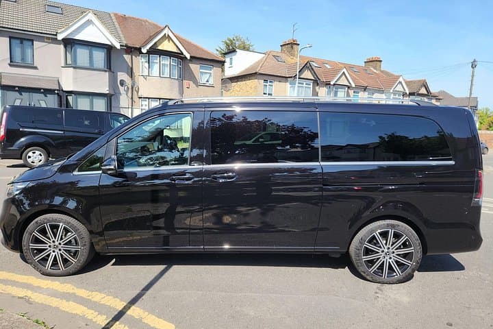 Private Transfer from London Heathrow Airport to Southampton Port