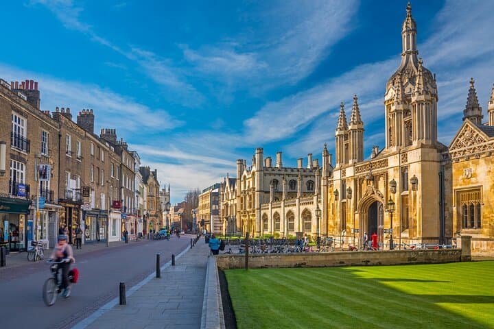 London to Cambridge Private Transfer with Meet and Greet