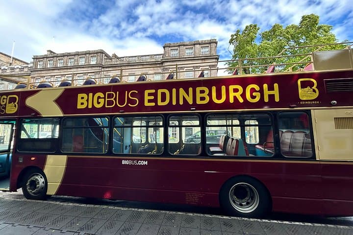 Big Bus Edinburgh 24 or 48 hour Hop-on Hop-off Sightseeing Tour