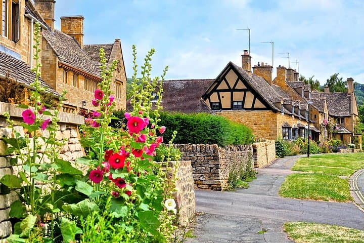 Explore The Cotswolds: Private Day Trip from London