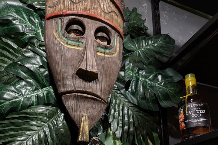 Villainous History and Rum Tasting Tour in York Indoor Experience