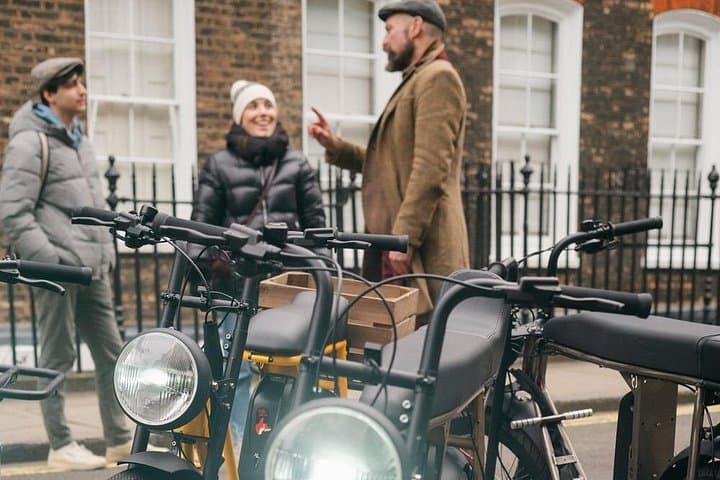 Private London E-Bike Tour on Fun Retro Bikes