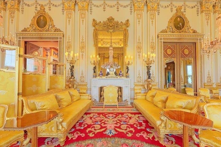 Buckingham Palace Tour and Afternoon Tea