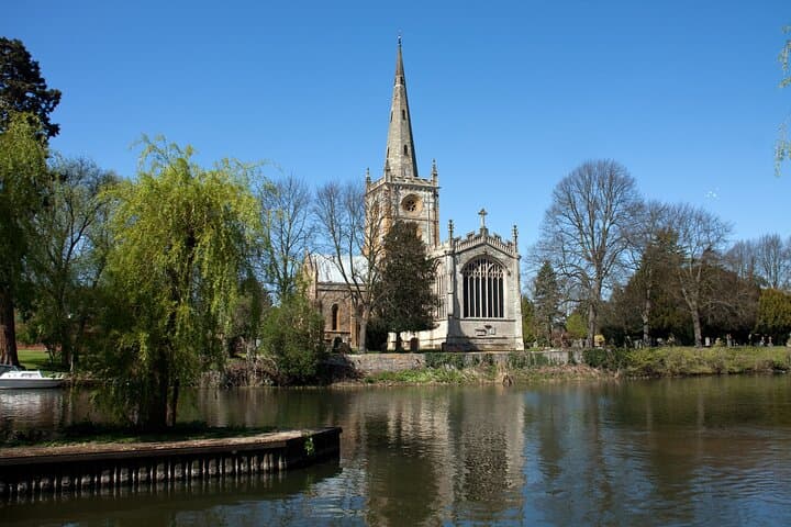 Day Trip from London to Stratford-upon-Avon and Warwick Castle