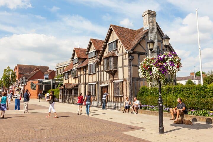 Day Trip from London to Stratford-upon-Avon and Warwick Castle