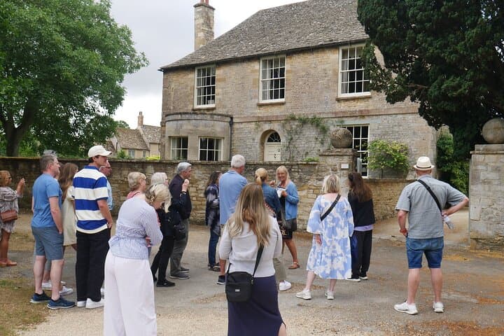 Downton Abbey and Village Coach Tour from London with Highclere