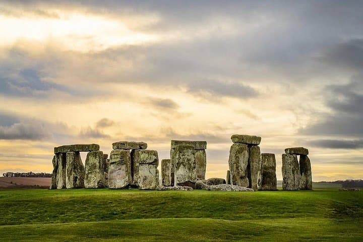 Exclusive Private Day Tour Windsor Castle, Stonehenge and Bath