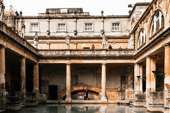 Stonehenge Bath Private Full Day Tour from London